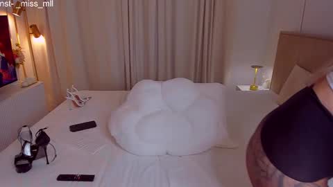 Mary online show from February 13, 9:44 pm