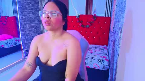 Snapshot of mabelsweet303av chatting on December 3, 6:17 pm mabelsweet303av online show from December 3, 6:17 pm