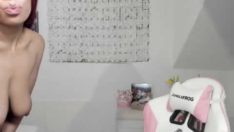 Snapshot of macdelice chatting on December 28, 8:05 am Mac Delice online show from December 28, 8:05 am