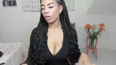 Snapshot of macdelice chatting on March 4, 4:38 am Mac Delice online show from March 4, 4:38 am