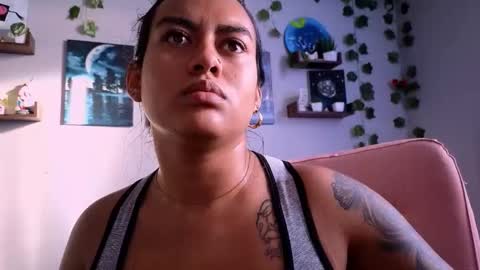 Snapshot of macey_hairy chatting on October 23, 11:53 am Macey Elliot Modelo Independiente online show from October 23, 11:53 am