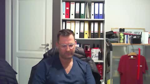 Snapshot of macfly67 chatting on February 4, 10:13 pm macfly67 online show from February 4, 10:13 pm