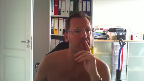 Snapshot of macfly67 chatting on September 13, 7:41 am macfly67 online show from September 13, 7:41 am