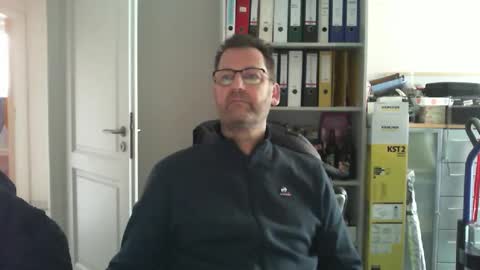 Snapshot of macfly67 chatting on December 1, 7:24 am macfly67 online show from December 1, 7:24 am