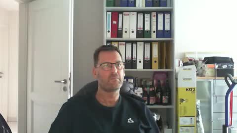 Snapshot of macfly67 chatting on December 23, 9:51 am macfly67 online show from December 23, 9:51 am