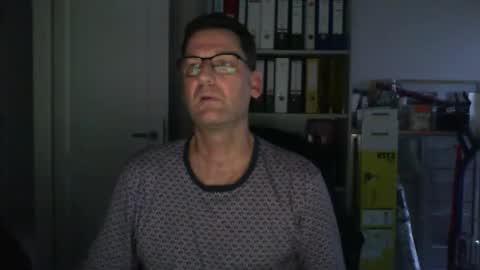 Snapshot of macfly67 chatting on February 8, 6:50 am macfly67 online show from February 8, 6:50 am