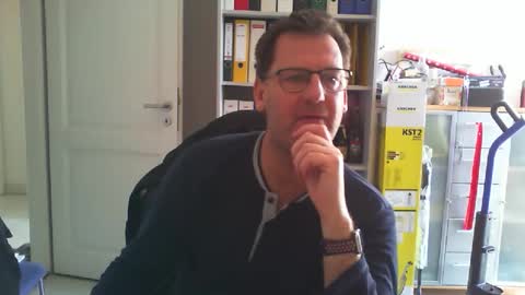 Snapshot of macfly67 chatting on February 27, 10:04 am macfly67 online show from February 27, 10:04 am