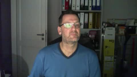 Snapshot of macfly67 chatting on March 18, 6:55 pm macfly67 online show from March 18, 6:55 pm