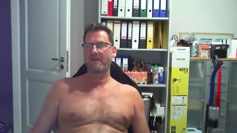 Snapshot of macfly67 chatting on April 29, 8:59 pm macfly67 online show from April 29, 8:59 pm