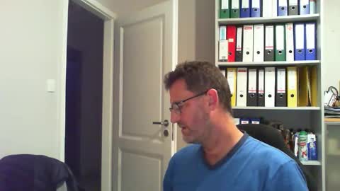 Snapshot of macfly67 chatting on May 12, 7:33 pm macfly67 online show from May 12, 7:33 pm