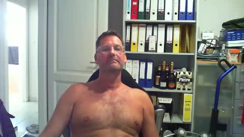 macfly67 online show from July 12, 2:41 pm