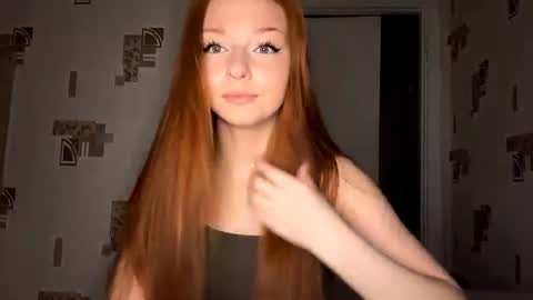 Snapshot of machelleunderdahl chatting on June 29, 10:21 pm Nicole online show from June 29, 10:21 pm