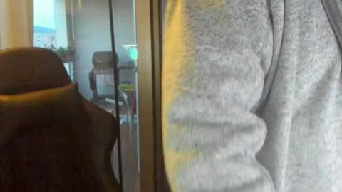 Snapshot of machinegun3dx chatting on November 16, 6:41 am Andy online show from November 16, 6:41 am