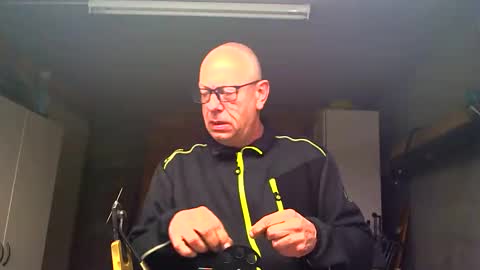 Snapshot of machinegun3dx chatting on November 25, 7:58 pm Andy online show from November 25, 7:58 pm