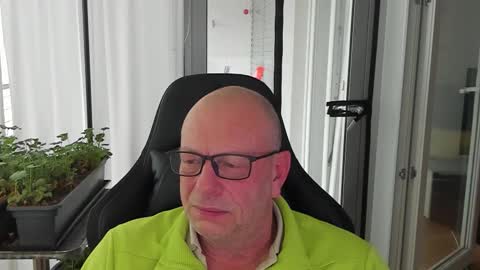 Snapshot of machinegun3dx chatting on December 14, 1:05 pm Andy online show from December 14, 1:05 pm