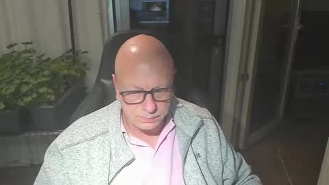 Snapshot of machinegun3dx chatting on January 11, 10:37 pm Andy online show from January 11, 10:37 pm