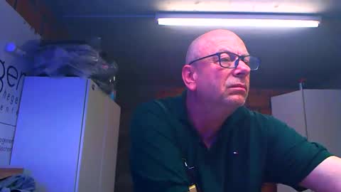Snapshot of machinegun3dx chatting on March 25, 9:54 pm Andy online show from March 25, 9:54 pm