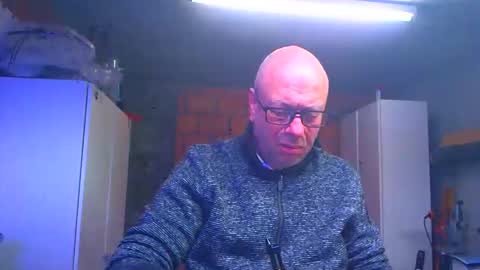 Snapshot of machinegun3dx chatting on April 14, 3:40 pm Andy online show from April 14, 3:40 pm