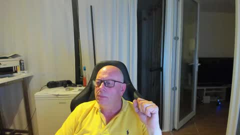 Snapshot of machinegun3dx chatting on April 16, 9:39 pm Andy online show from April 16, 9:39 pm