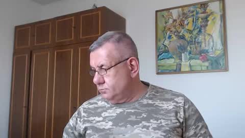 Snapshot of machomale3 chatting on May 25, 4:13 pm Macho online show from May 25, 4:13 pm