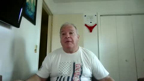 mackdocc001 online show from December 21, 3:08 pm