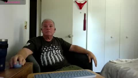 mackdocc001 online show from April 27, 5:55 pm
