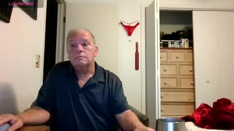 mackdocc001 online show from May 1, 4:44 pm