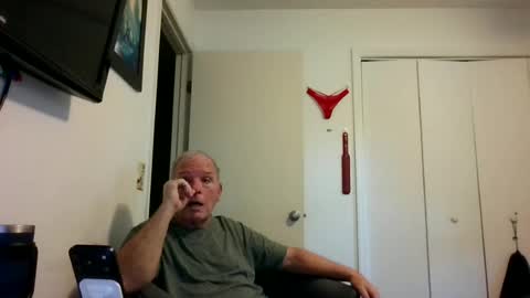 mackdocc001 online show from June 13, 12:58 pm