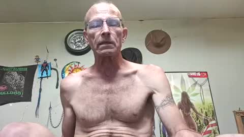 Snapshot of mackdog1369 chatting on May 5, 1:19 pm mackdog1369 online show from May 5, 1:19 pm
