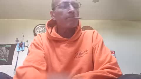 Snapshot of mackdog1369 chatting on May 7, 7:41 pm mackdog1369 online show from May 7, 7:41 pm