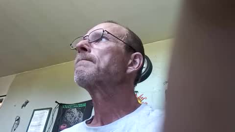 Snapshot of mackdog1369 chatting on May 11, 10:40 pm mackdog1369 online show from May 11, 10:40 pm