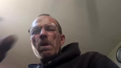 Snapshot of mackdog1369 chatting on May 14, 12:23 pm mackdog1369 online show from May 14, 12:23 pm