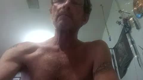 Snapshot of mackdog1369 chatting on July 25, 8:12 am mackdog1369 online show from July 25, 8:12 am