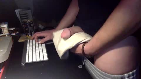 Snapshot of maclowe chatting on November 8, 9:31 am MacLowe online show from November 8, 9:31 am