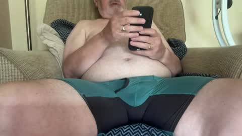 Snapshot of mad4itstill chatting on June 18, 8:58 am Ivor online show from June 18, 8:58 am