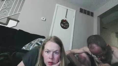 mad_hornet1983 online show from January 26, 5:45 am