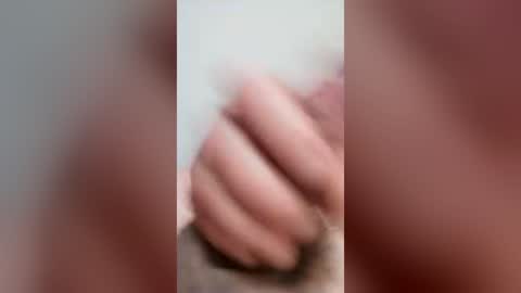 Snapshot of madalinsk04 chatting on August 3, 3:38 am madalinsk04 online show from August 3, 3:38 am