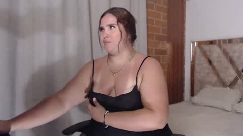 Snapshot of madam_agathaa chatting on July 26, 10:49 pm Agathaa white online show from July 26, 10:49 pm
