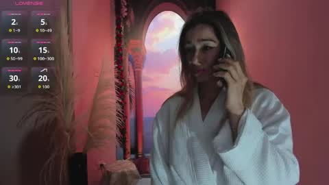 Snapshot of madam_dali chatting on June 1, 11:56 am Dalila online show from June 1, 11:56 am