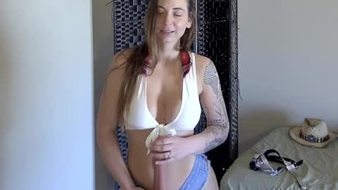 Madam Edgewood online show from September 29, 9:19 pm