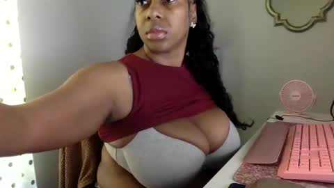 madam_glam online show from June 3, 3:50 pm