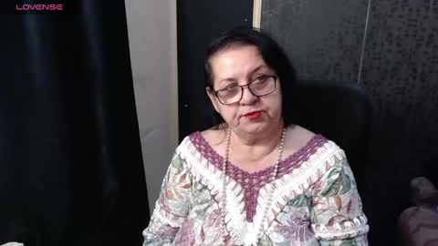 Snapshot of madam_sanjanne chatting on April 18, 7:01 am Madam Sanjanne online show from April 18, 7:01 am