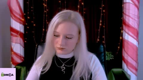 Snapshot of madam_ulis chatting on December 26, 4:47 pm Ulis online show from December 26, 4:47 pm