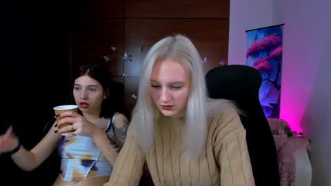 Snapshot of madam_ulis chatting on January 4, 10:27 am Ulis online show from January 4, 10:27 am