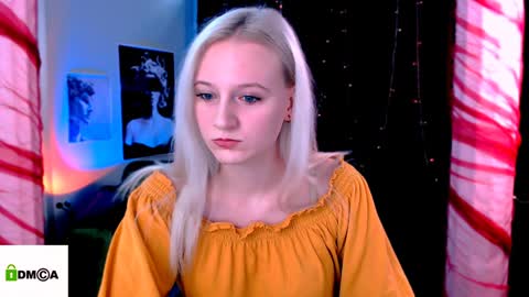 Snapshot of madam_ulis chatting on January 8, 10:37 am Ulis online show from January 8, 10:37 am