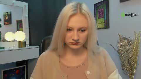 Snapshot of madam_ulis chatting on February 4, 10:00 am Ulis online show from February 4, 10:00 am