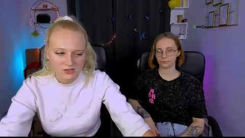 Snapshot of madam_ulis chatting on October 15, 8:47 am Ulis online show from October 15, 8:47 am