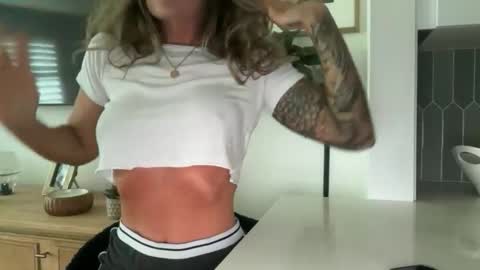 Snapshot of madame_andi chatting on June 7, 1:15 pm madame_andi online show from June 7, 1:15 pm