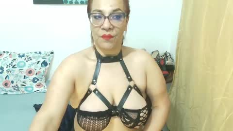 madame_desire_ online show from May 14, 2:02 pm
