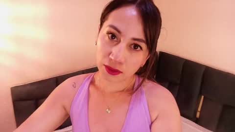 Snapshot of madame_dymont chatting on October 5, 11:52 am Charlotte online show from October 5, 11:52 am